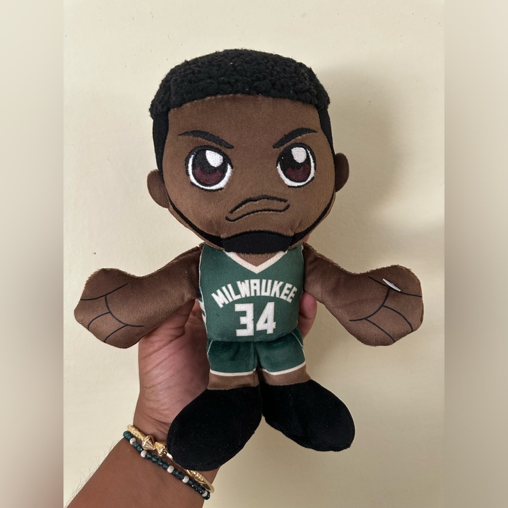 Bleacher creatures Milwaukee Bucks Giannis Antetokounmpo 8” Kuricha Plush